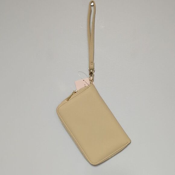 NWT Lost + Wander Camel Passport Wallet - Picture 1 of 4